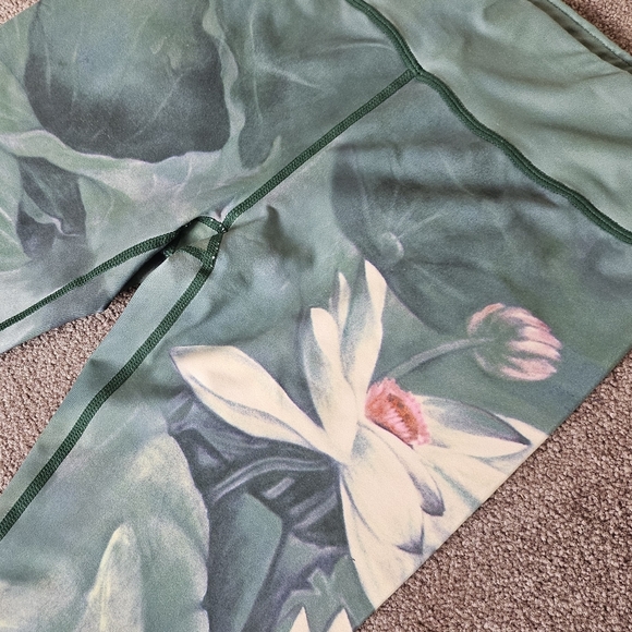 Flower Print Yoga Leggings - Picture 6 of 8